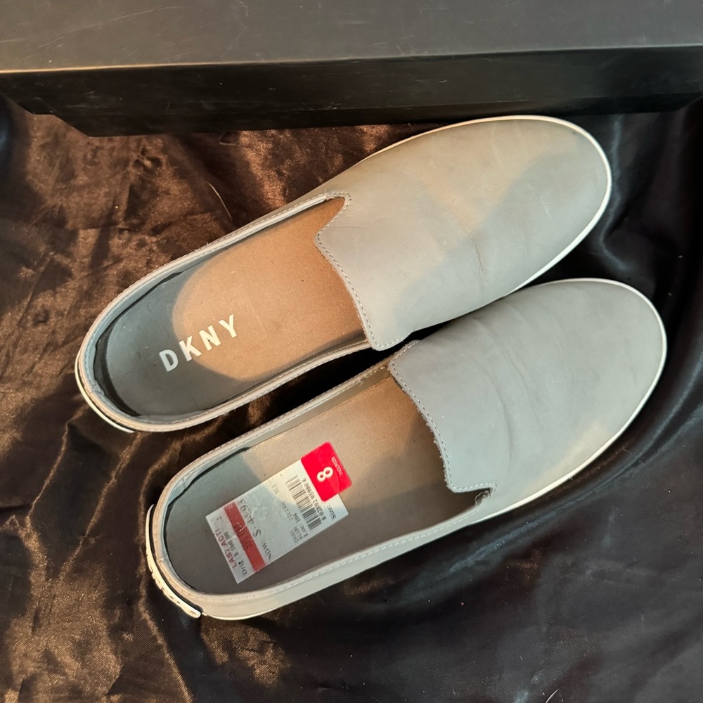 DKNY Jilian Leather Slip On Gray Nubuck Aluminum Alu Sneakers